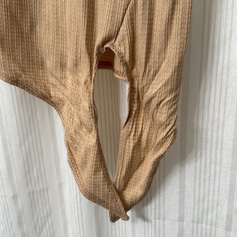 EUC Olivia Rae Waffle Knit Tie Front Tee - Picture 4 of 5